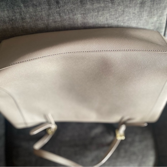 Tory Burch Extra Large Tote. Like New! - Picture 10 of 15